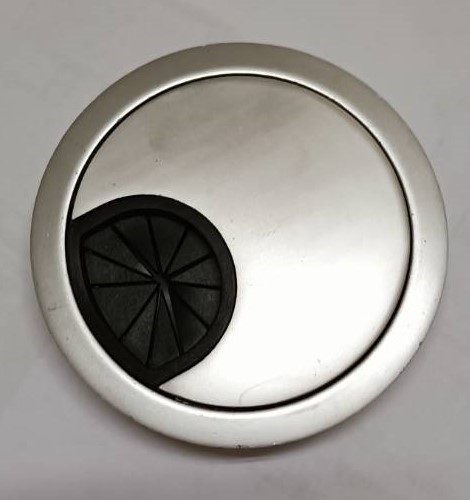 銀色鋁製線孔蓋(直徑5.3CM)(不含挖洞)